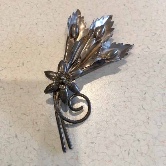 Vintage Coro Pegasus 1940s Sterling Silver Floral Bouquet Brooch WW2 Era - Picture 1 of 14